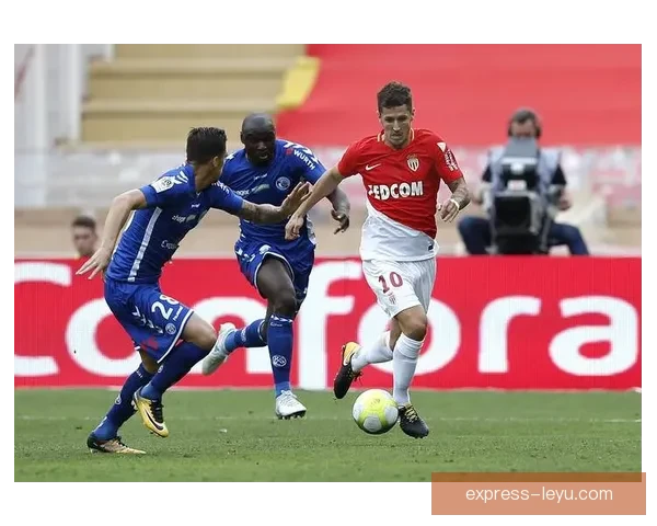 里奥内格罗金鹰小胜阿利安萨全取三分比赛关键进球决定胜负走势